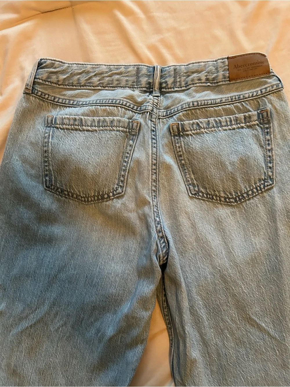 Abercrombie kids -Light Blue Distressed bug girls  Jeans 15/16 short